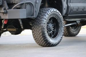 Toyota Tundra CrewMax 4x4 Zombie Apocalypse 2013 года 
